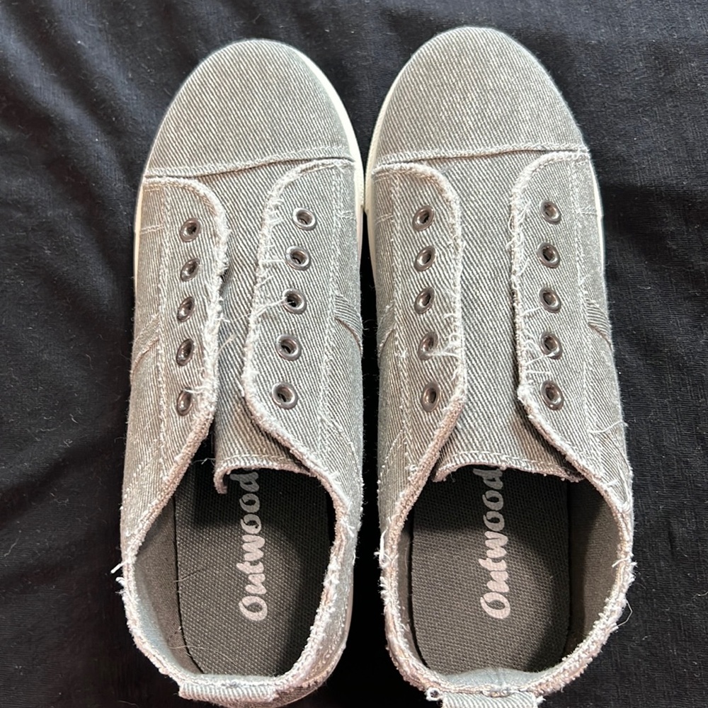 NEW size 8 never worn